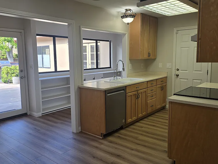 3105 Lodgewood St — Photo 106