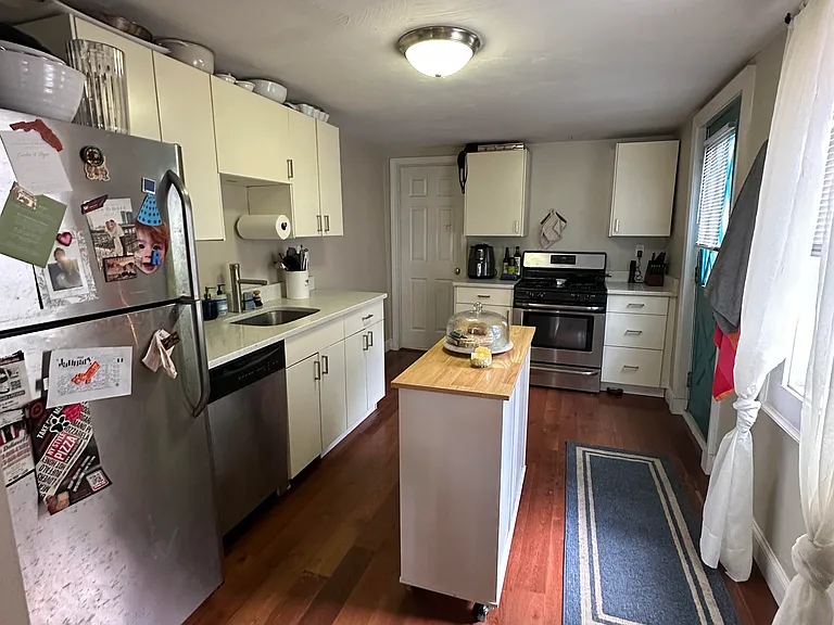 261 Emerson St #1 — Photo 3