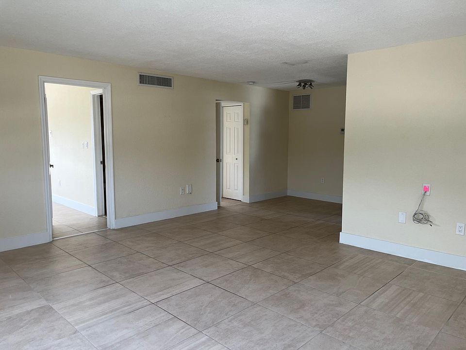 1st image of 1020 94th St APT 403