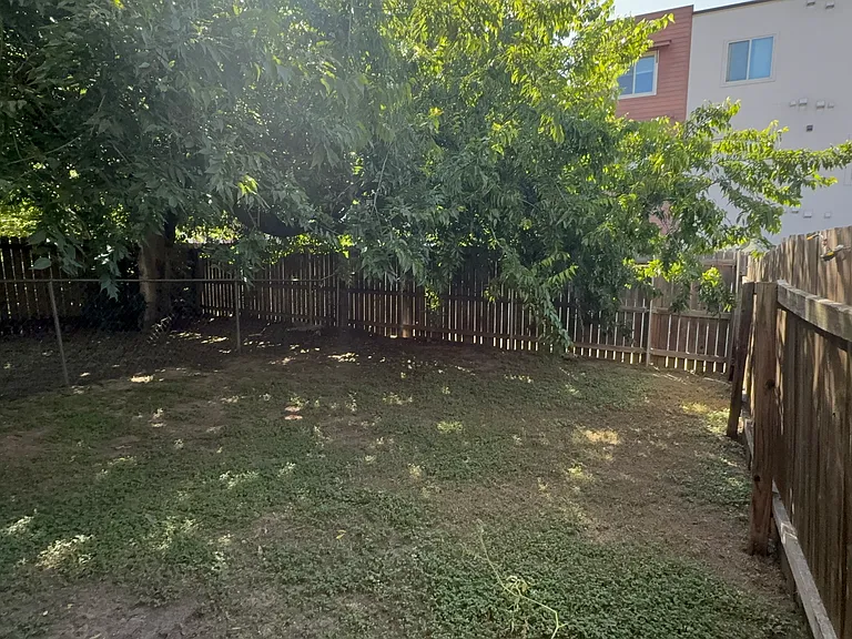 315 Manuel Dr #A — Photo 23