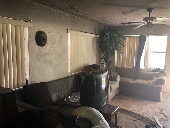 5th image of 3237 19th Ave S