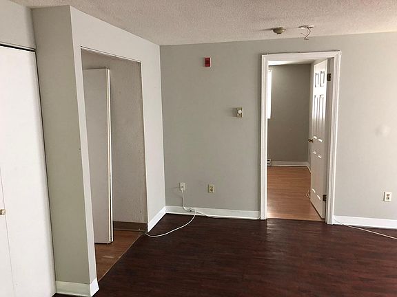 4th image of 55 Sophia St #4