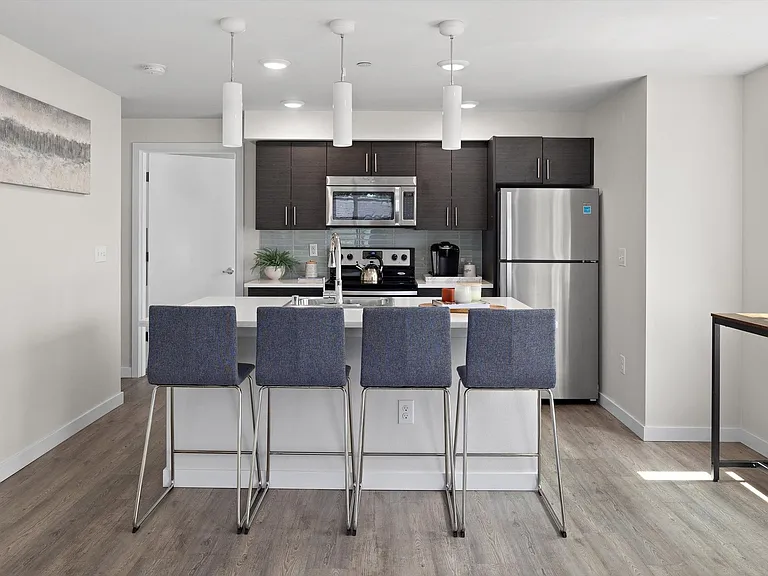 Holgate 12 Apartments — Photo 9