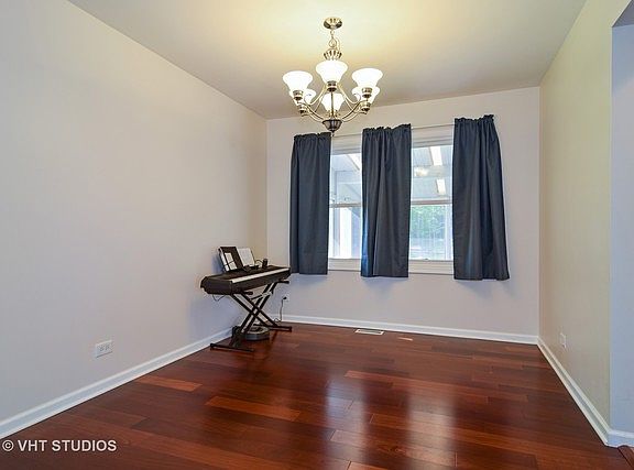 5th image of 2213 Briar Hill Dr