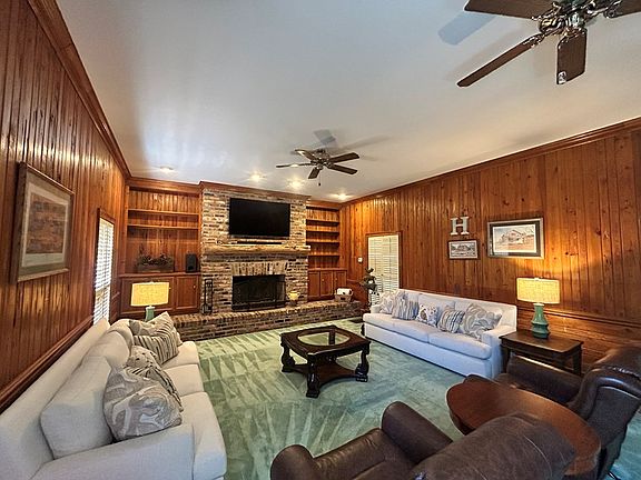 2nd image of 1702 Slack Dr
