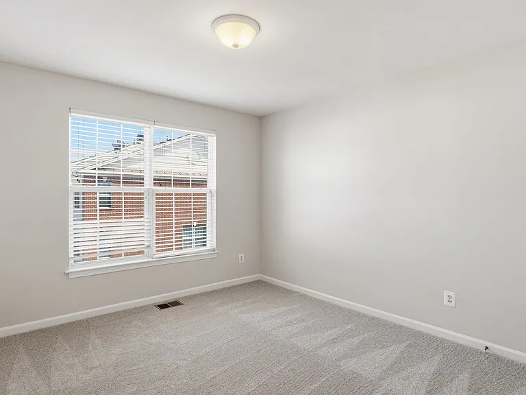 15360 Kensington Park Dr — Photo 22