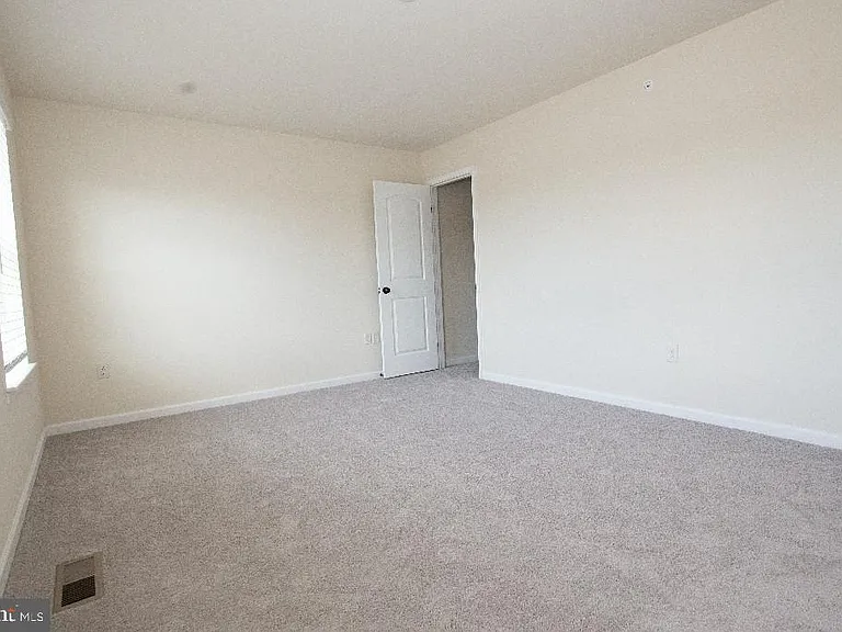 10 Skip Ln — Photo 26