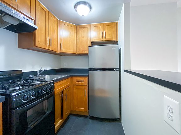5th image of 307 E 94th St APT 3C