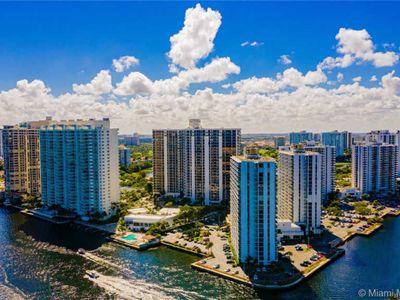 20515 E Country Club Dr APT 542, Aventura, FL, 33180