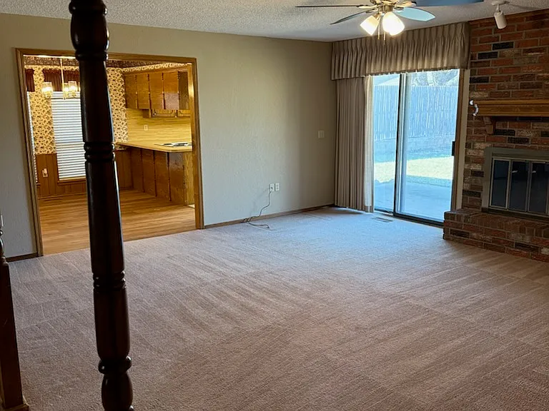 345 Carlsbad Ct — Photo 4