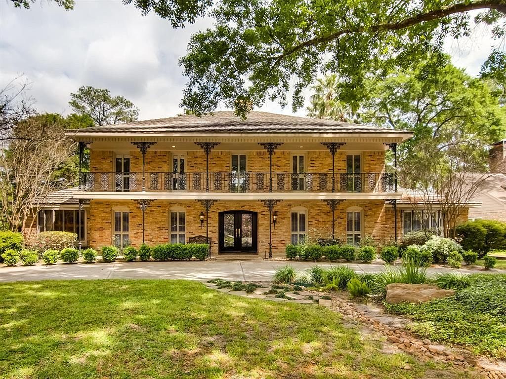 6122 Apple Valley Ln