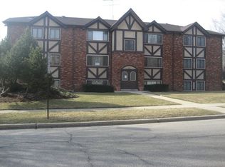 319 Dunning Ave APT 2A, Dundee, IL