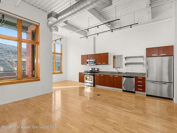 2nd image of 231 Robinson St #227