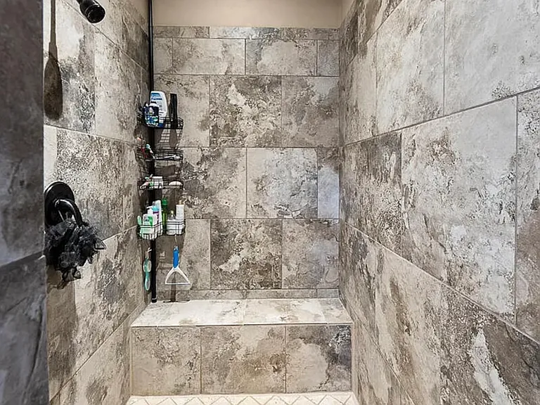 824 N 300 W — Photo 12