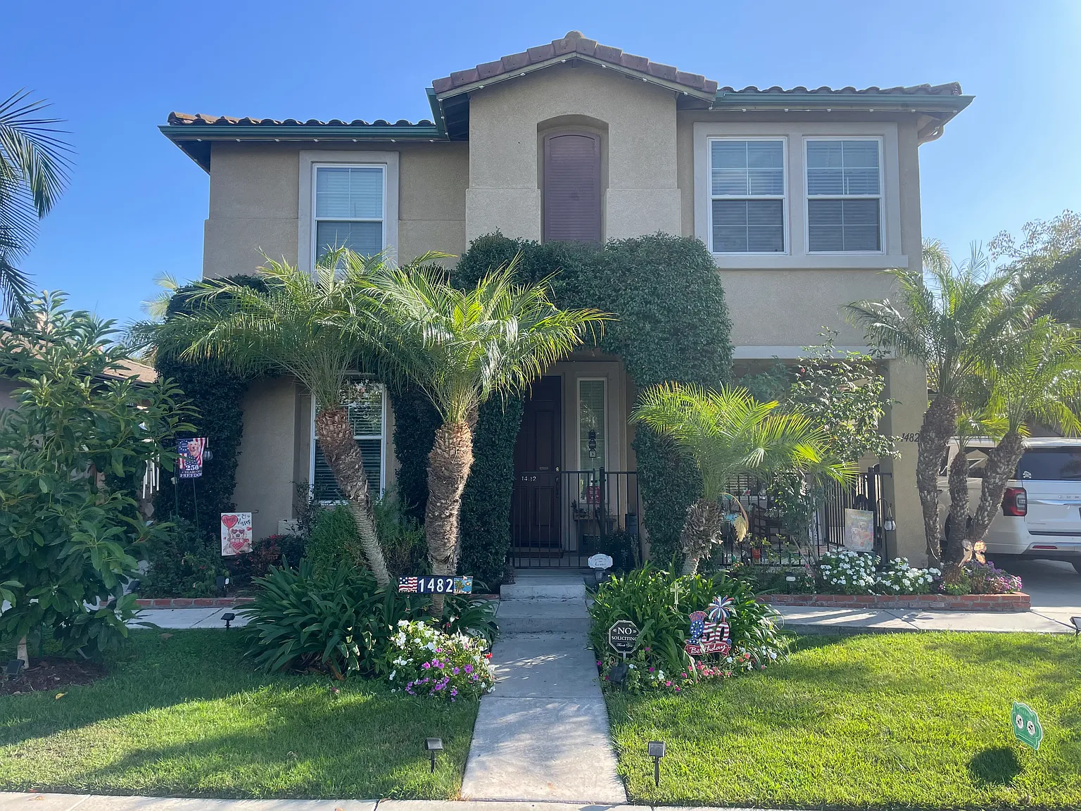 5 bed, 3.5 bath, 3700 sqft, $7,200 — Photo 2