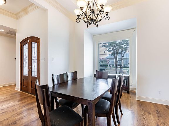 3rd image of 110 Millrock Dr