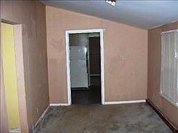 5th image of 2151 Summitt Ave