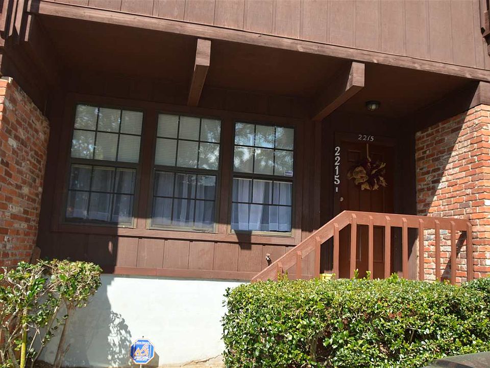 1st image of 2215 Timberwood Cir N