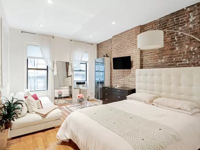 408 W 25th St APT 2RW, Manhattan, NY, 10001