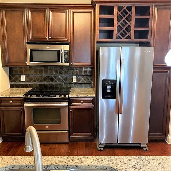 901 Abernathy Rd — Photo 36