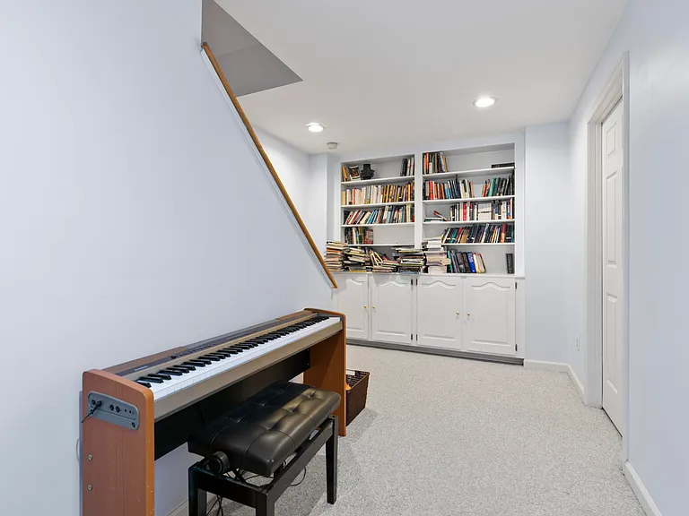 46450 Saffron Ct — Photo 28