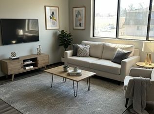 1220 Meadow Ln, Waterloo, IA 50701