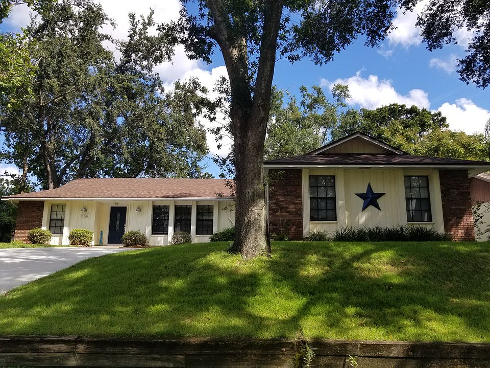 1st image of 1024 American Beauty St