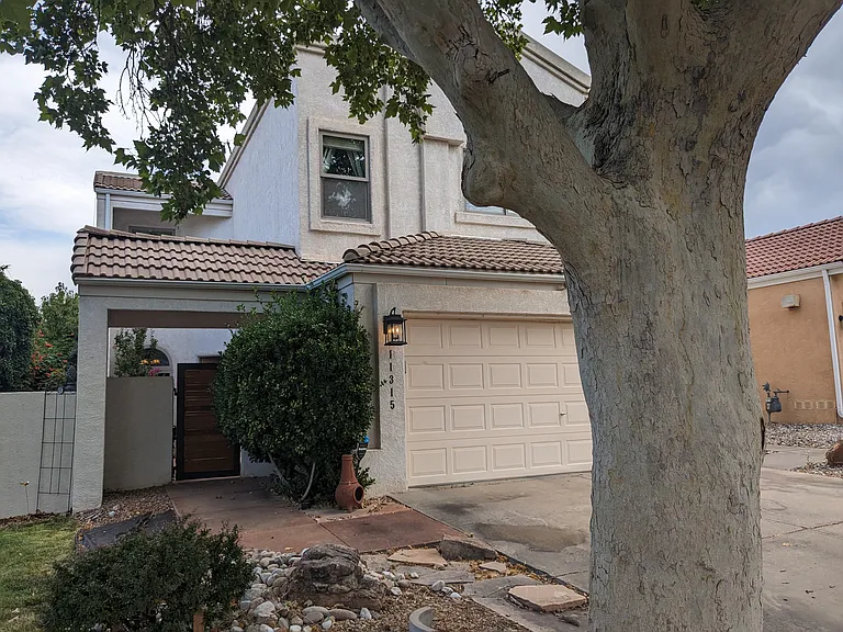 11315 Malaguena Ln NE — Photo 1