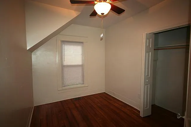 Spacious 3BR/2B duplex! Blocks to Duke! — Photo 2