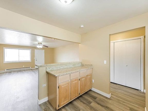 5th image of 1212 Russell St
