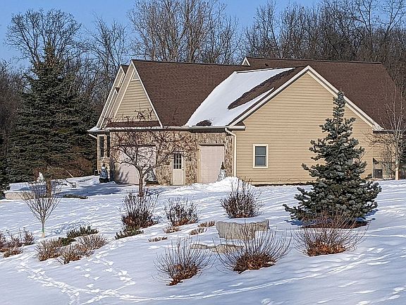 3rd image of 9009 W Lake Pointe Dr
