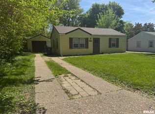 7115 Oak St, Davenport, IA 52806