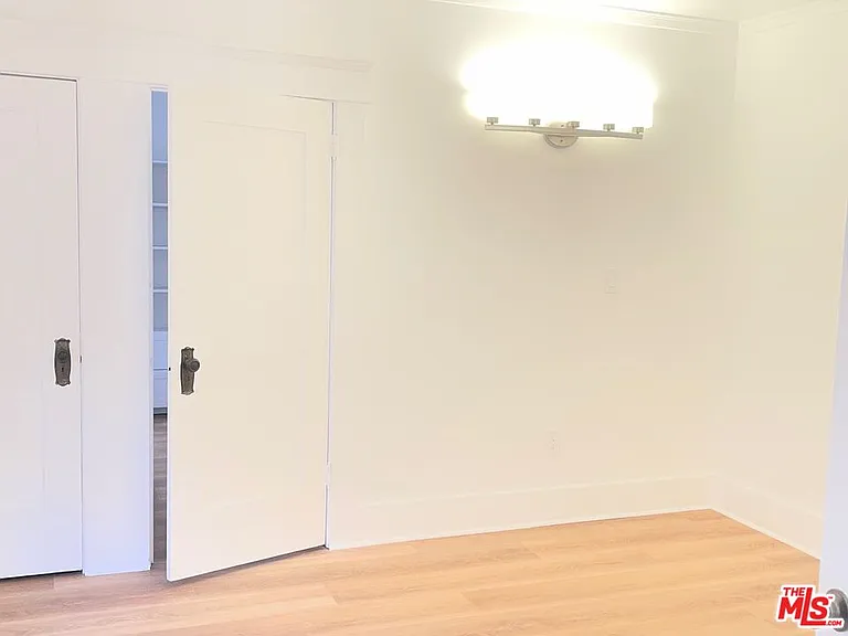 305 S Norton Ave #307-1/2 — Photo 14