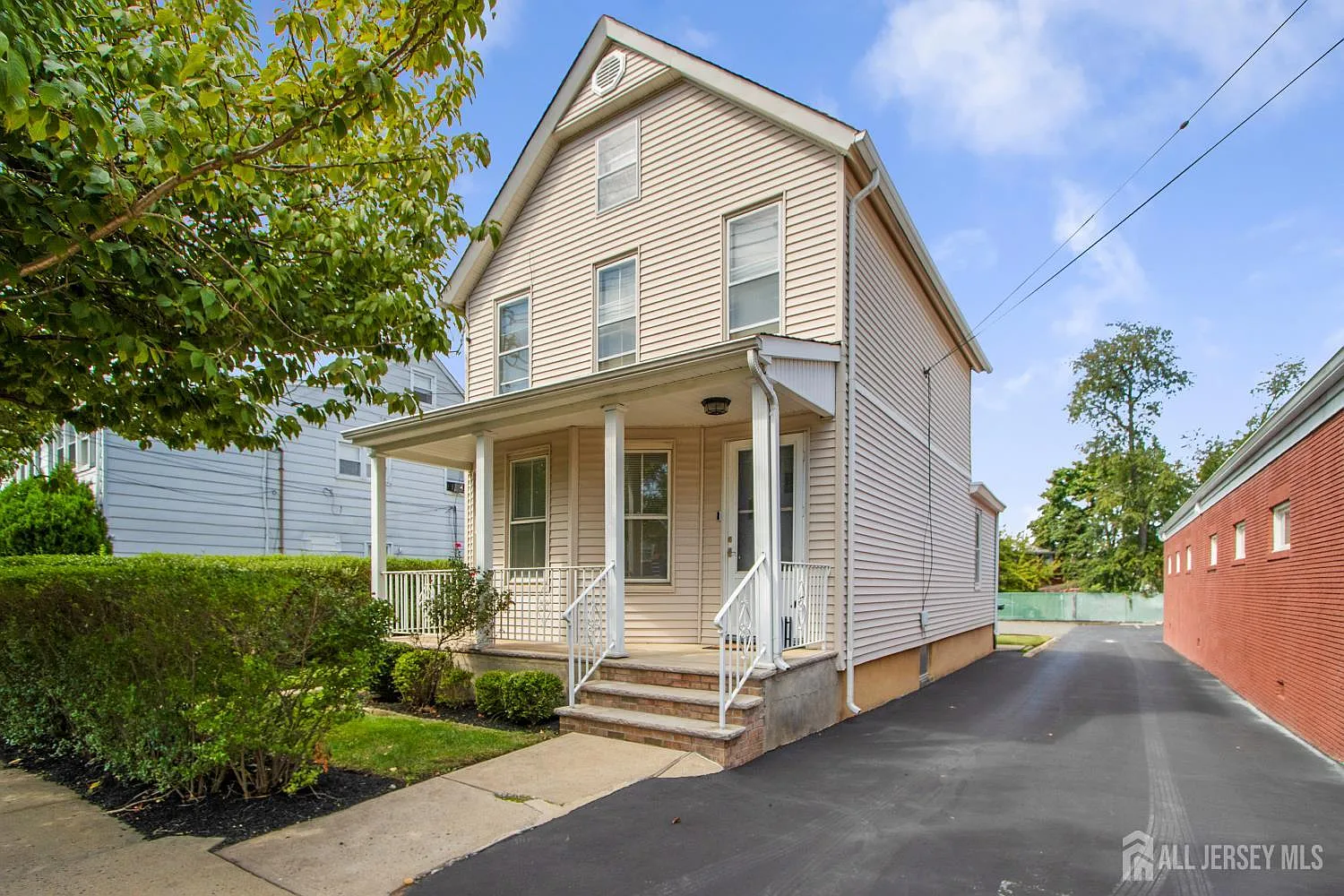 2 bed, 1.0 bath, 1540 sqft, $2,750 — Photo 2