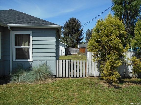2nd image of 420 Ellinor Ave