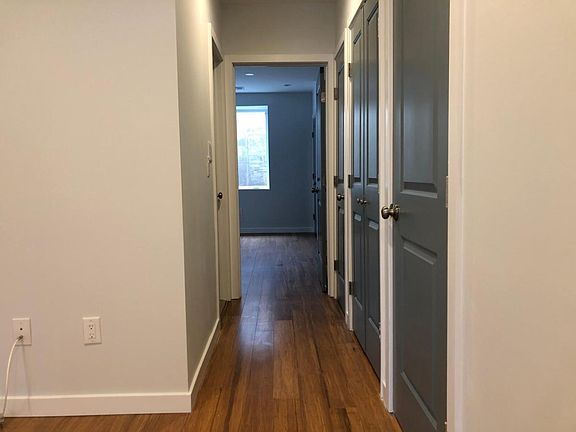 4th image of 1402 N Franklin St #1R