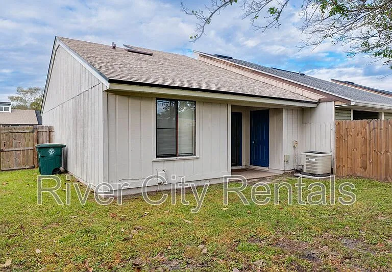 2443 N Seabury Pl — Photo 21