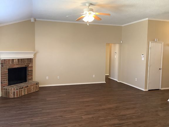 3rd image of 623 Saint Eric Dr