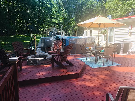 Back Deck with fire pit. 