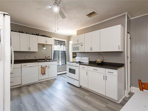 2nd image of 18 Asylum St