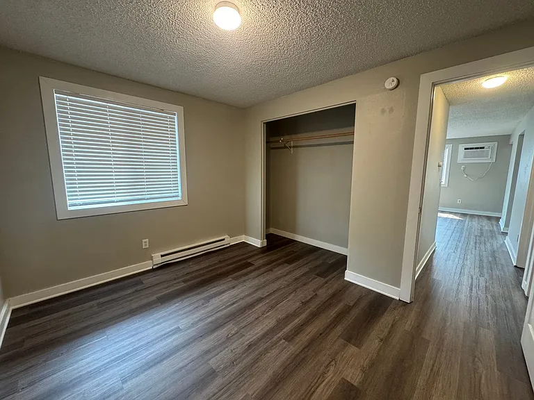 Cozy 2bd/1ba North West Apartment | On-Site Laundry | Pet Friendly | Off-Street Parking | Avail U... — Photo 20