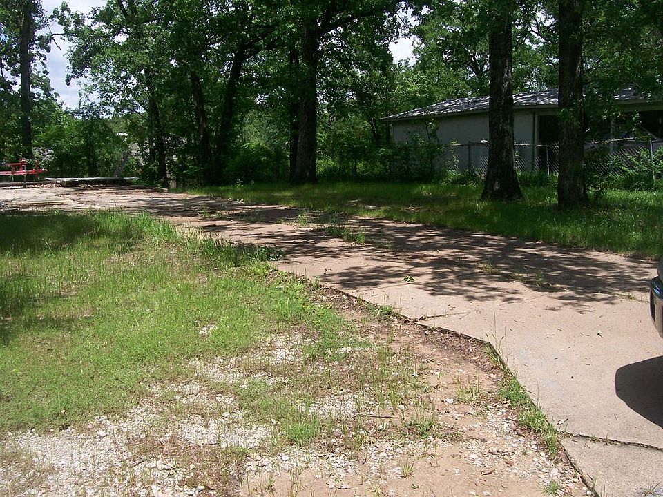 2nd image of 144 Woodland Trl