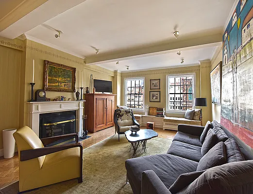 Sold by Prime Manhattan | media 25