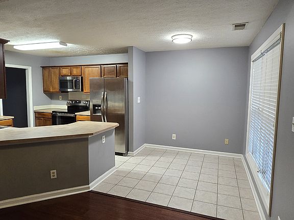 Kitchen and breakfast nook