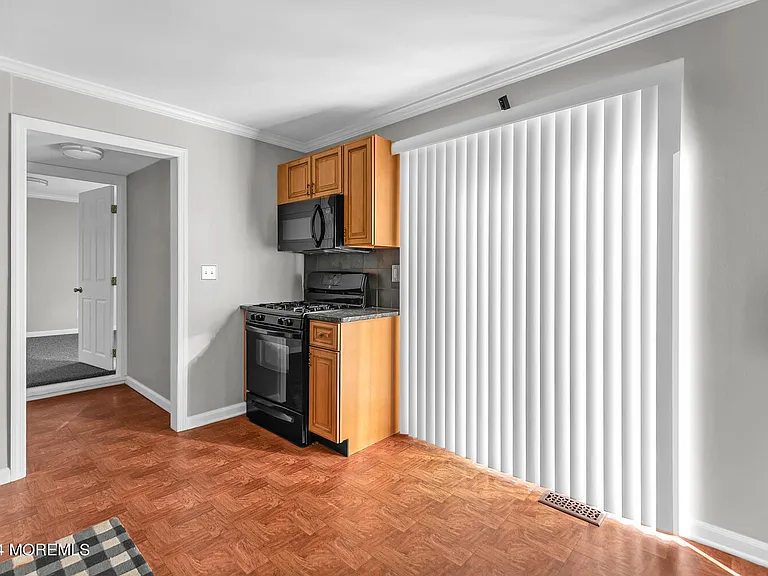717 Harmony Rd — Photo 18
