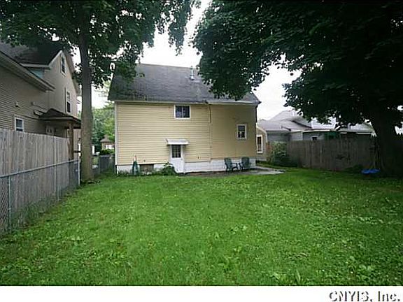 2nd image of 208 Essex St