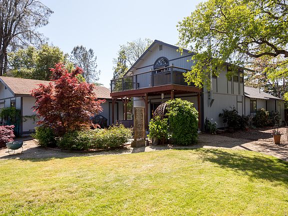 3rd image of 610 Bowman Way
