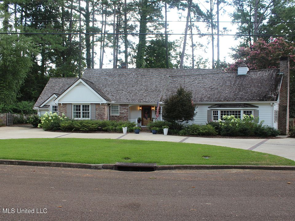 1st image of 415 Perkins Dr