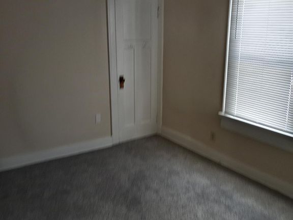 5th image of 4105 Farnham Ave