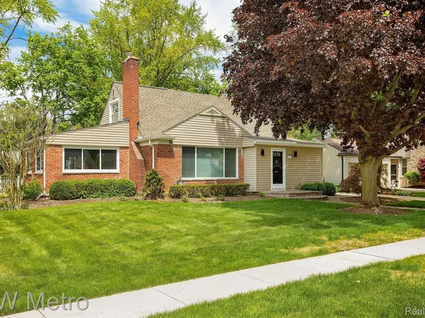 17212 Birwood Ave, Beverly Hills, MI 48025